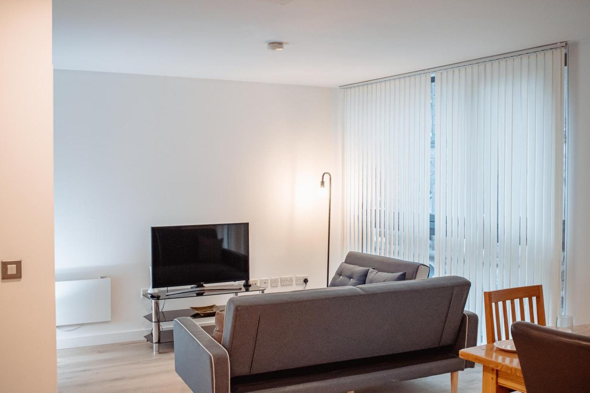 Central & Spacious, Sleeps 8, Perfect For Groups Leeds  Exterior foto